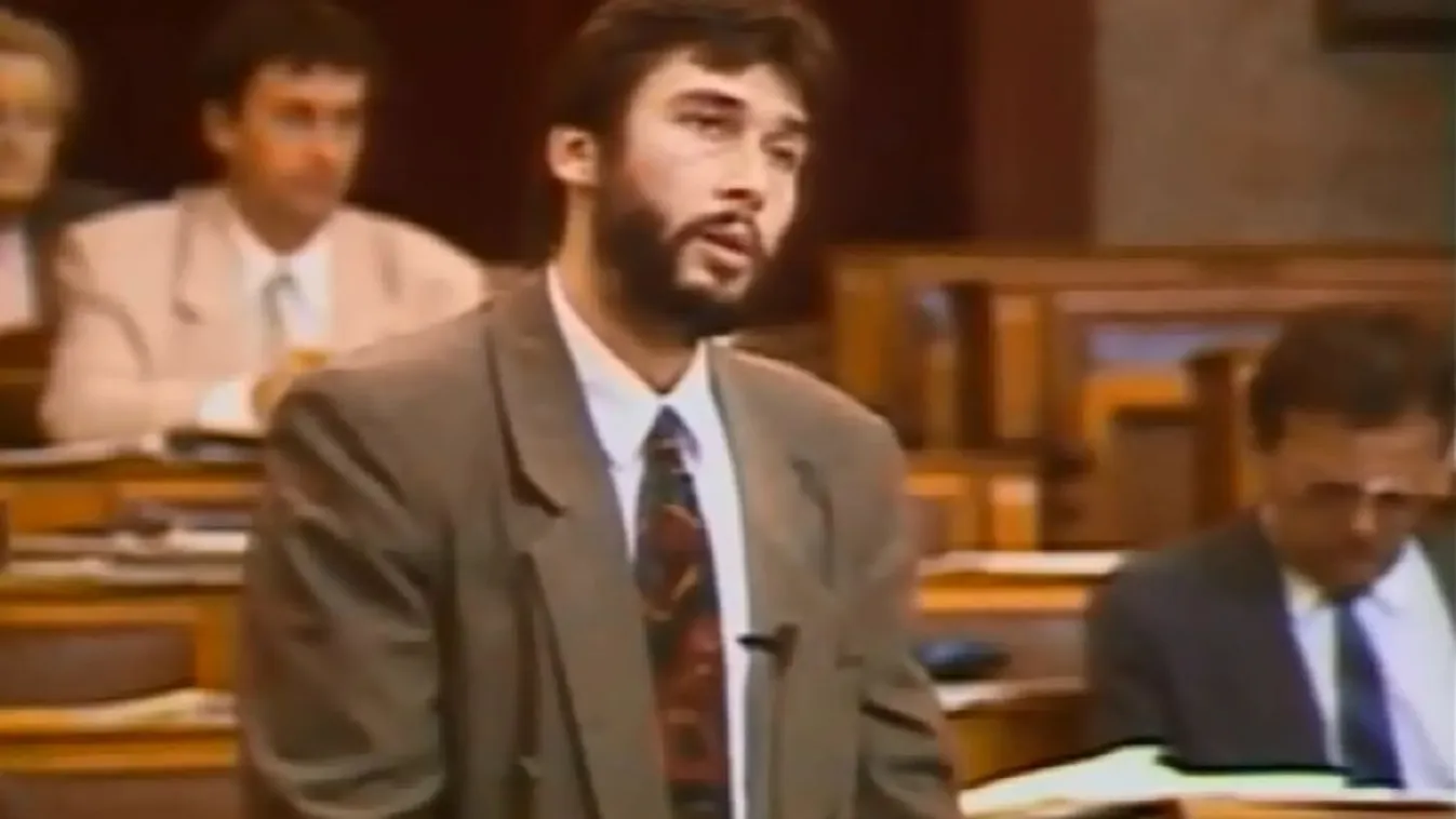 DK: Áder térjen vissza 25 évvel ezelőtti önmagához