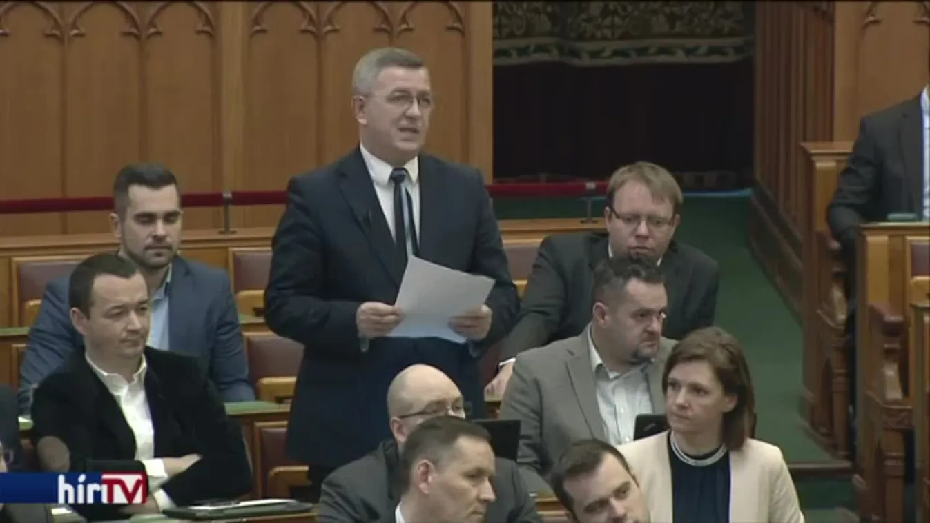 Dömötör kínosan ügyelt, hogy Tiborcz és az Elios nevét ne ejtse ki