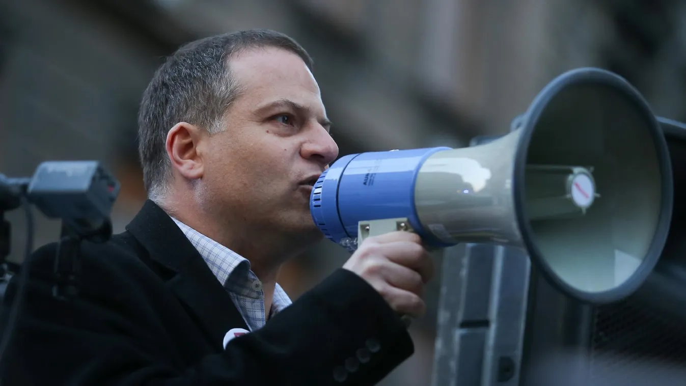 Az Együtt lebontaná a német megszállás emlékművét