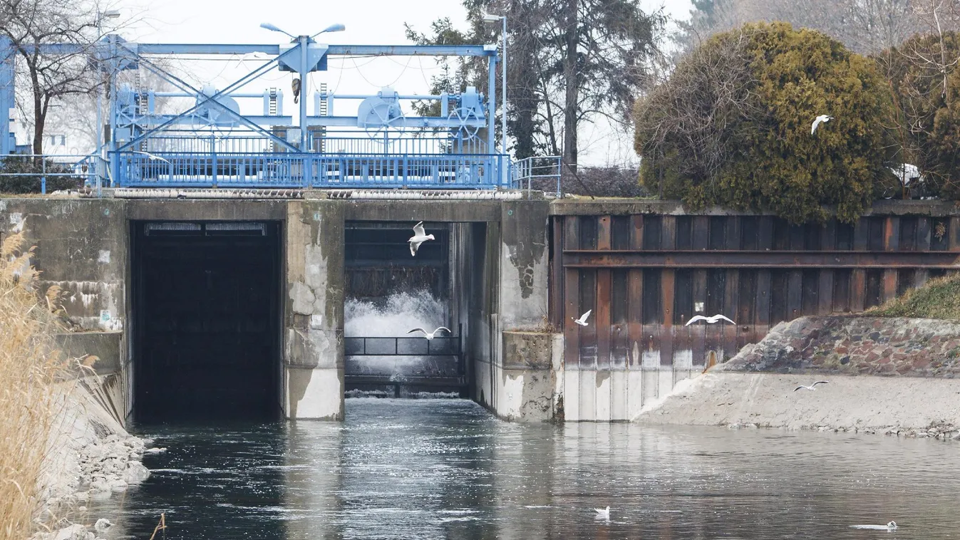 Megkezdték a Balaton vizének leeresztését