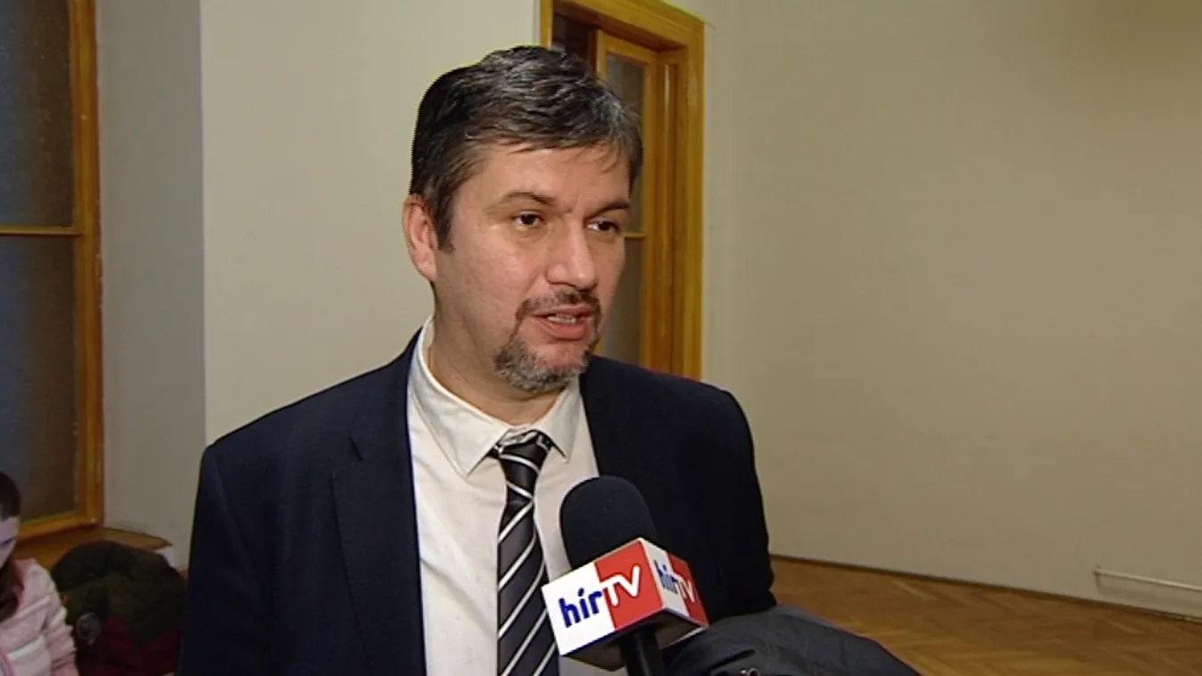 Hadházy elbukta az Orbán elleni pert