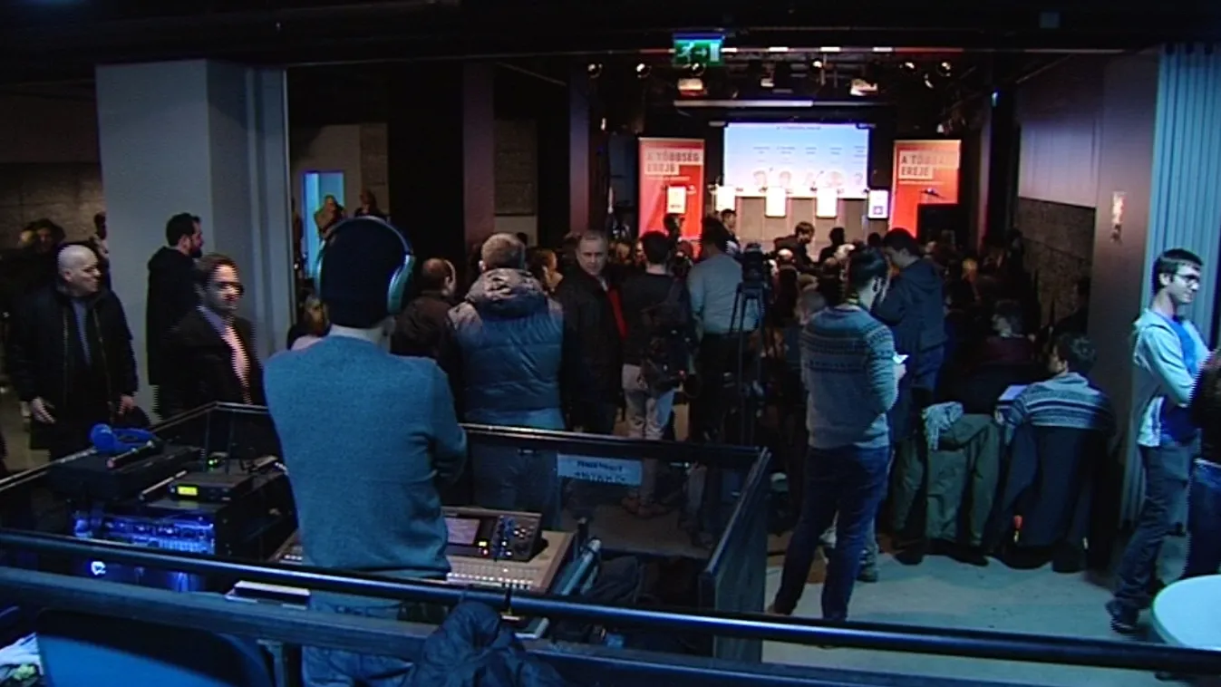 Fórum helyett összellenzéki tüntetés