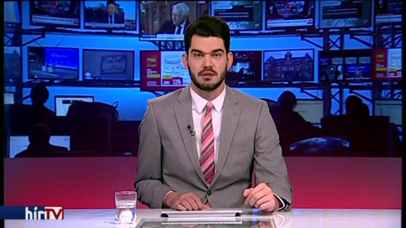 A fideszes képviselő sajátkezűleg távolította el a Hír TV kameráját