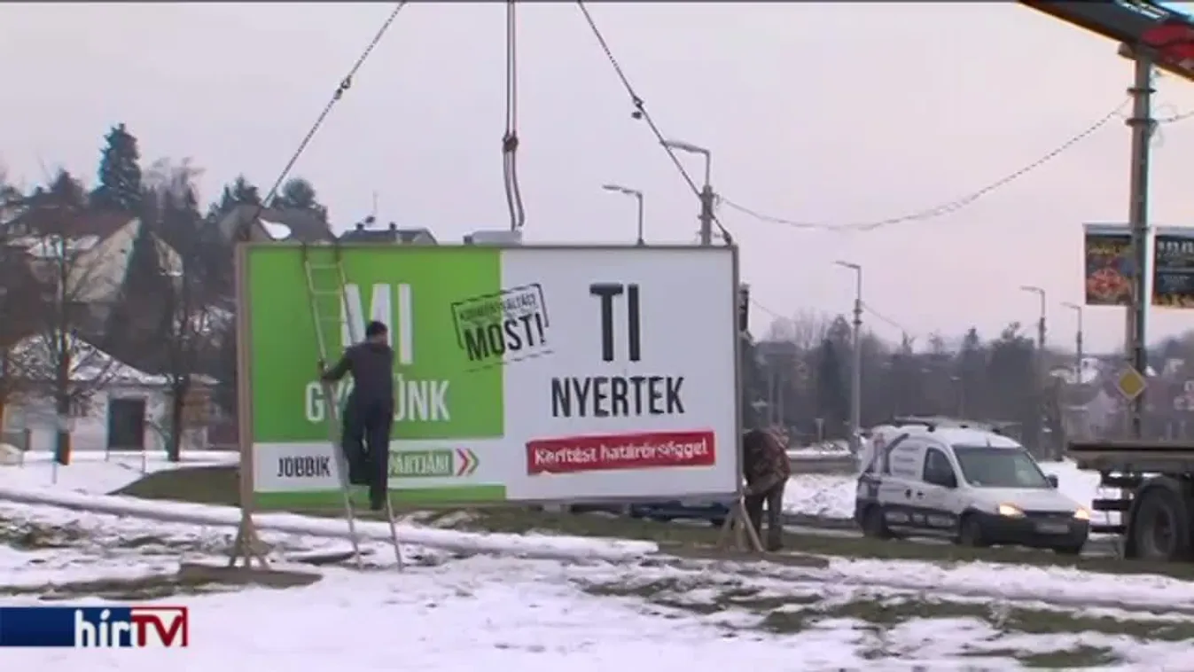 Az önkormányzat szedi le a Jobbik plakátjait