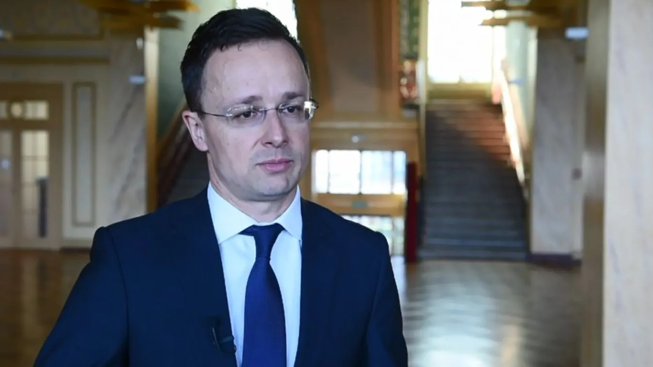 Szijjártó: A migránsok miatt nem tudnának családot alapítani a magyarok