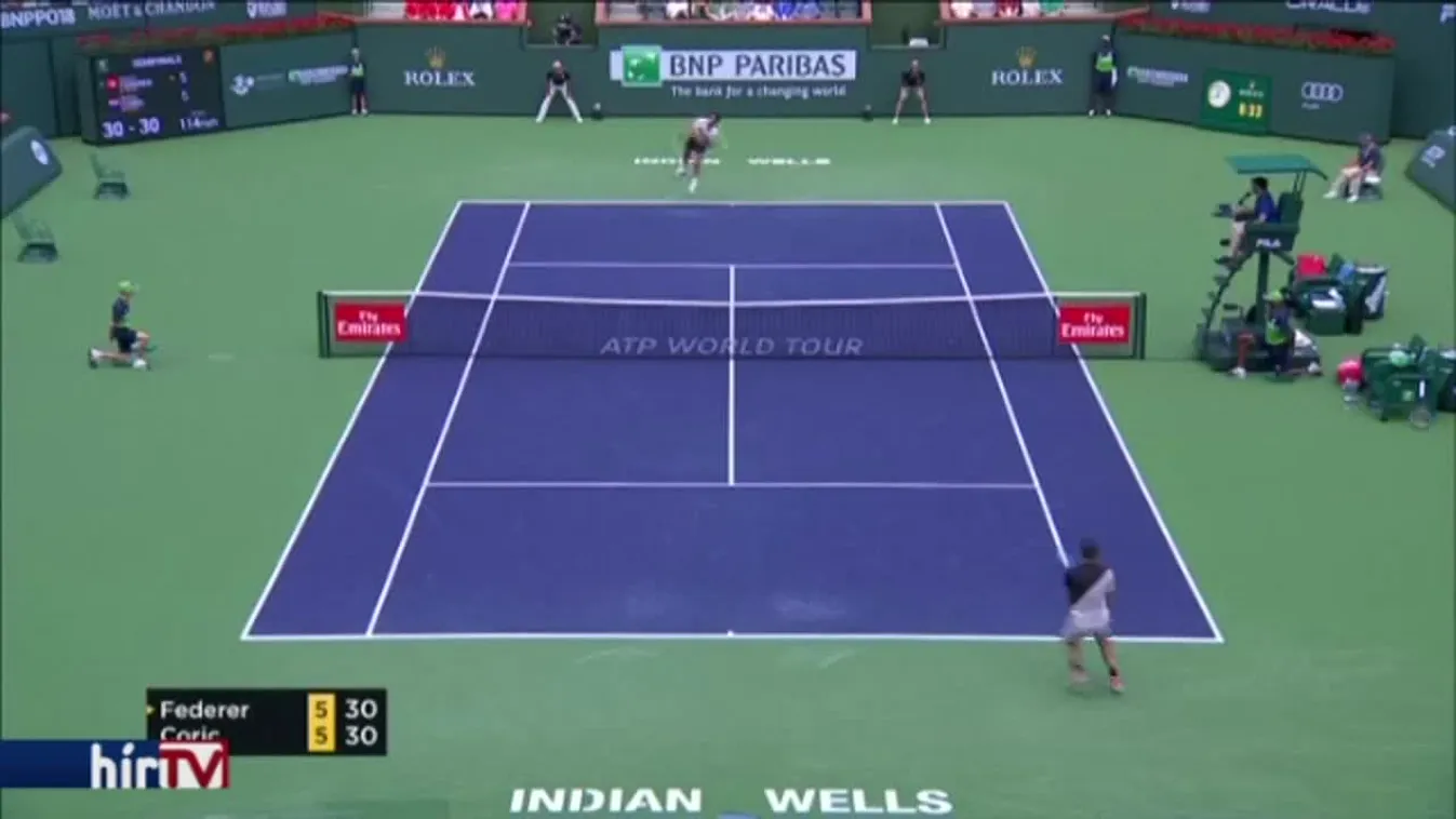 Federer izgalmas mérkőzésen jutott döntőbe