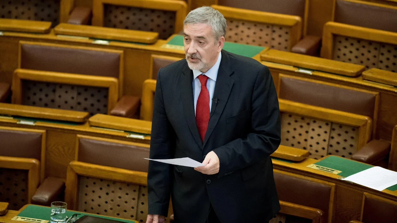 Halász János nem foglalkozik a rákszűréssel, kitért a kérdések elől