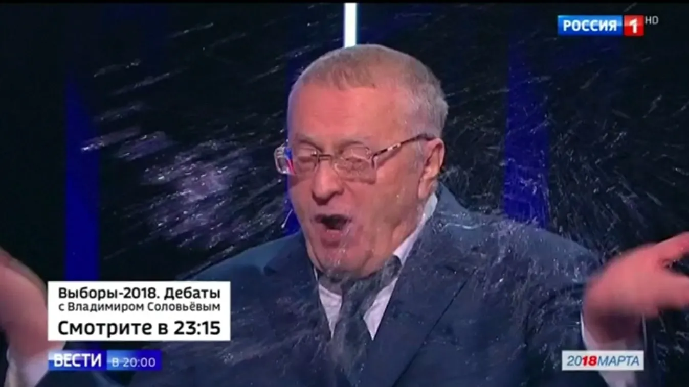 Élő adásban öntötte nyakon szitkozódó riválisát