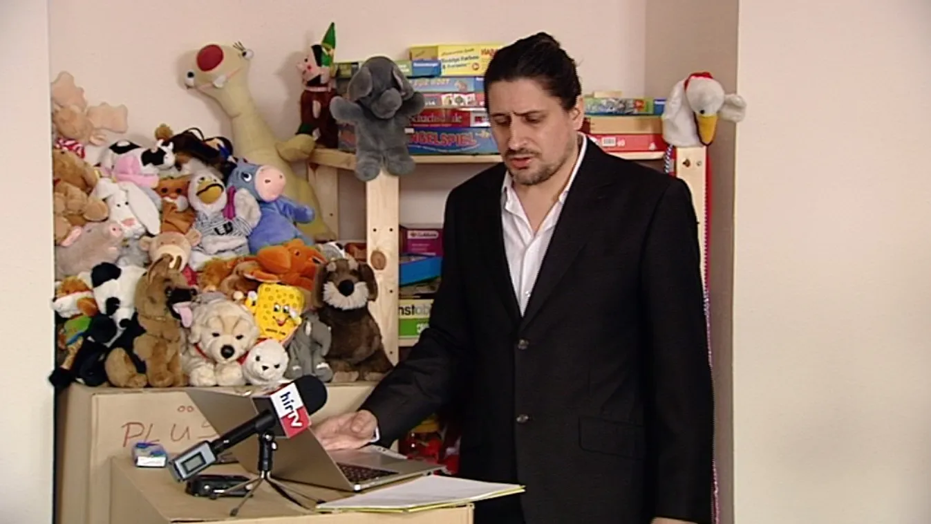 A Migration Aid üzent Bayer Zsoltnak