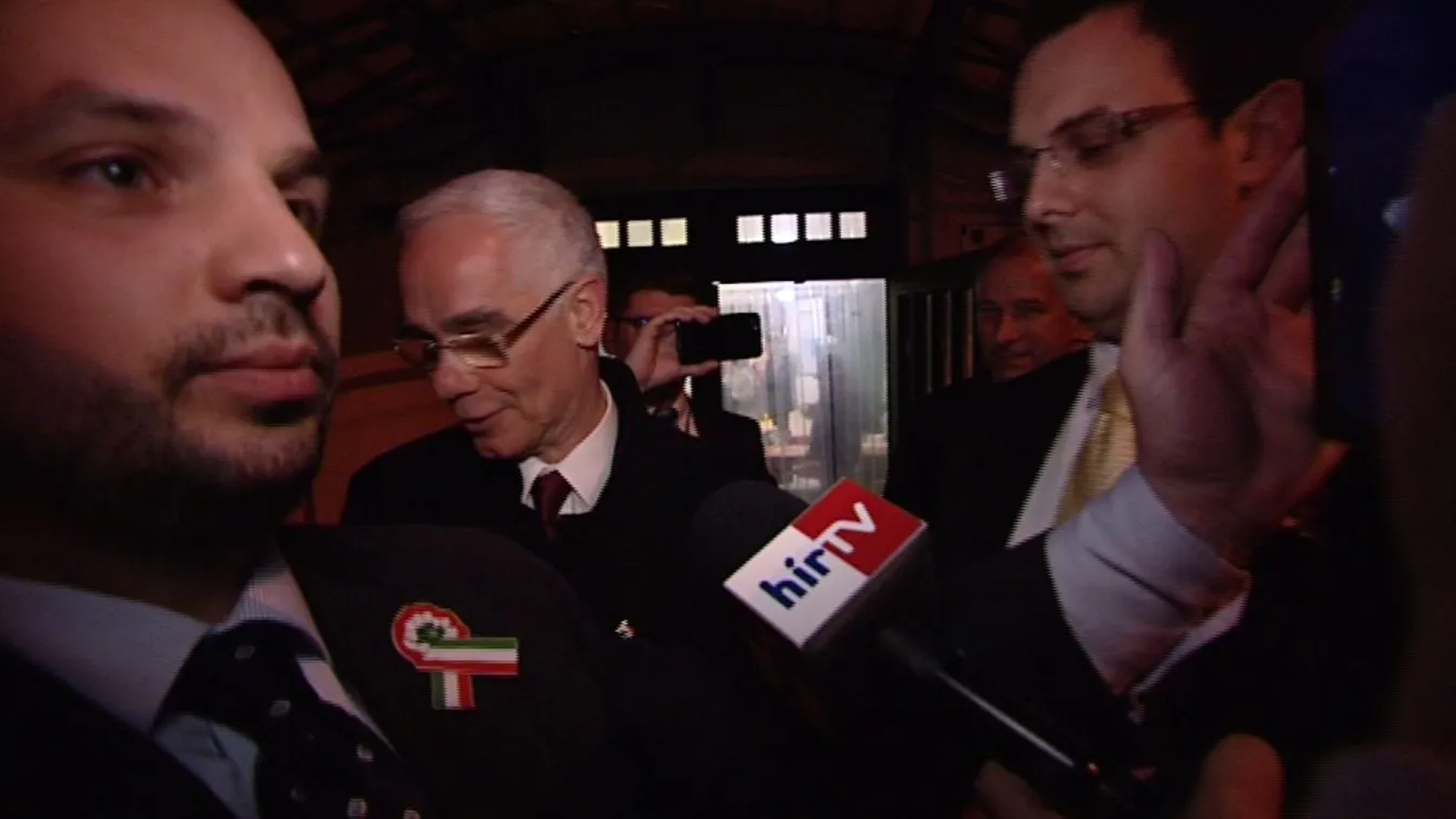 Kerülik a kormánypárti politikusok a Kósa-témát