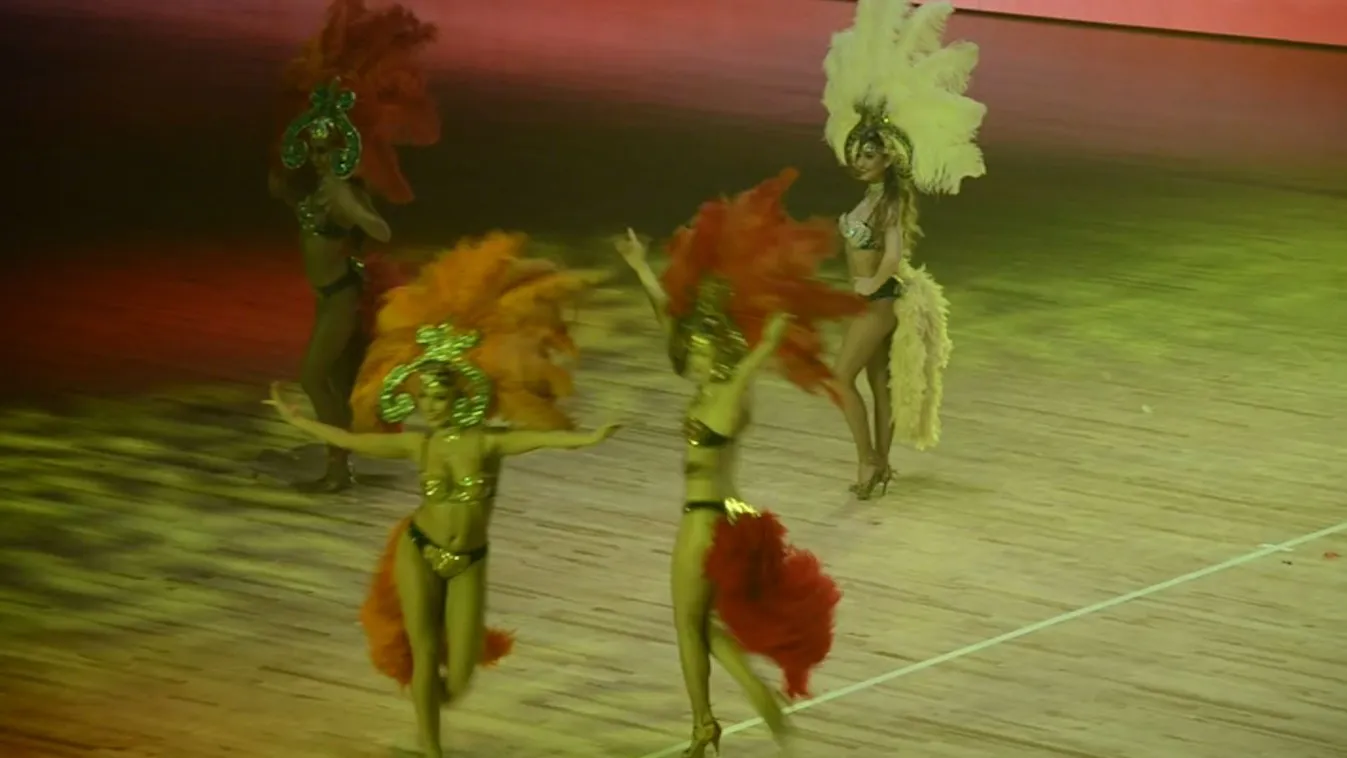 Átadták a siófoki kézilabdások új sportcsarnokát