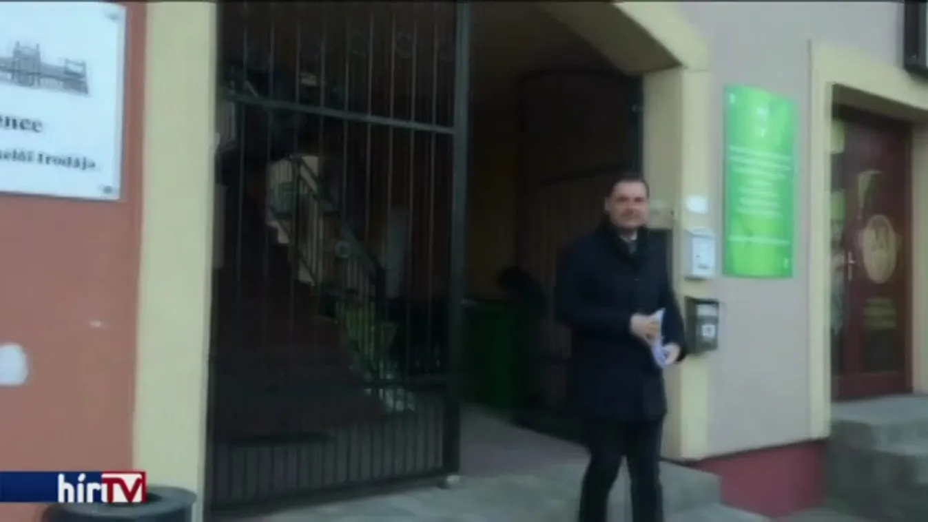 Önkormányzati megbízásból gyűjtöttek aláírást Tuzsonnak