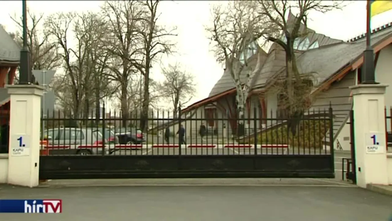 Kihívták Orbánt, a tét: minden stadion mellett egy kórház