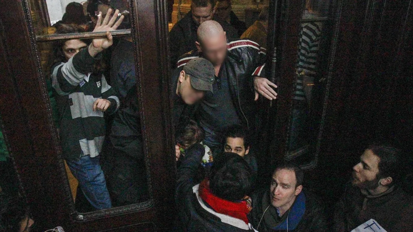 A Fidesz „bízhatta meg” a Fradi kopaszait