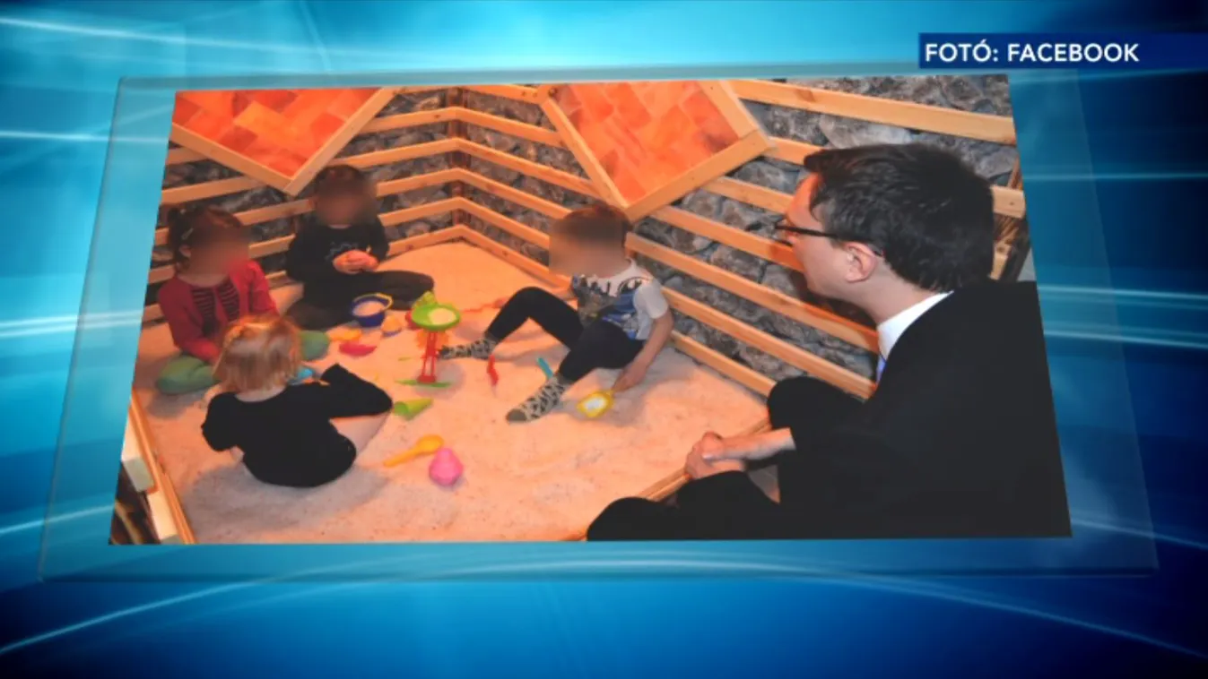 Rétvári Bence is óvodásokkal fotózkodott