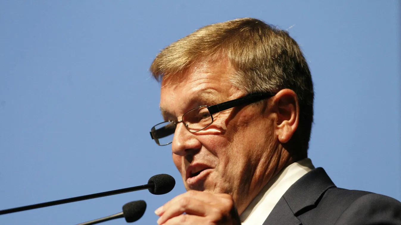 Fényűző luxusvillába költöztek Matolcsyék