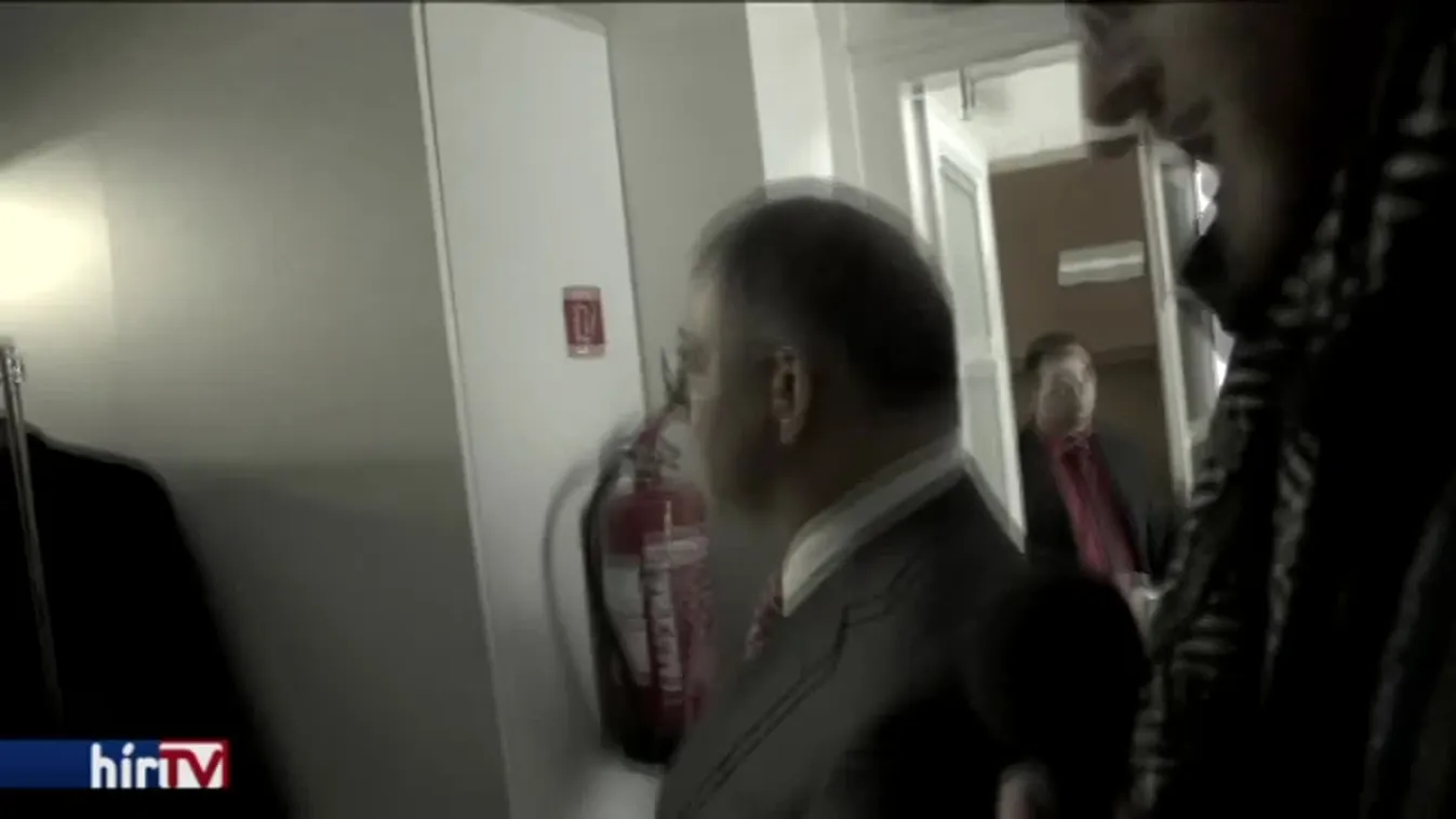 Kósa sündisznóállásba helyezkedett, szerinte minden kamu