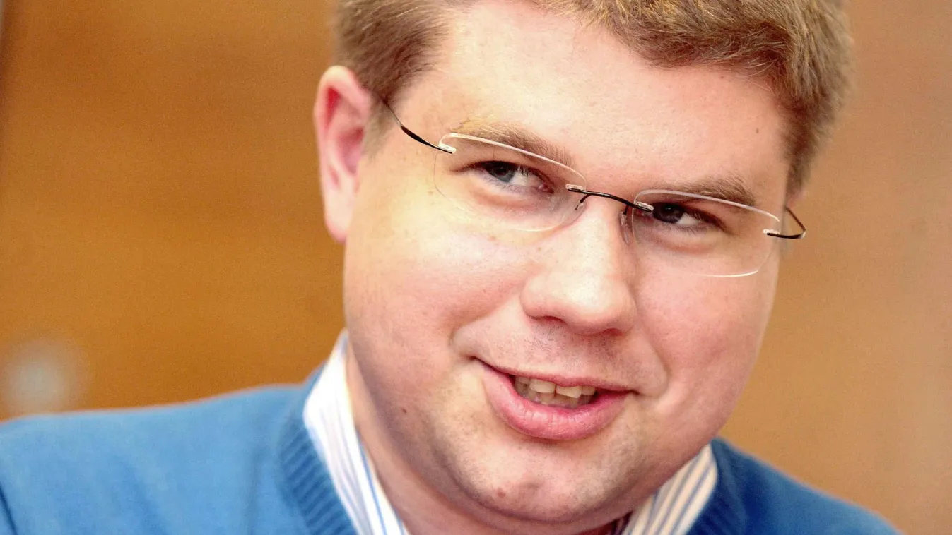 F. Ahmedtől bérel lakást a fideszes