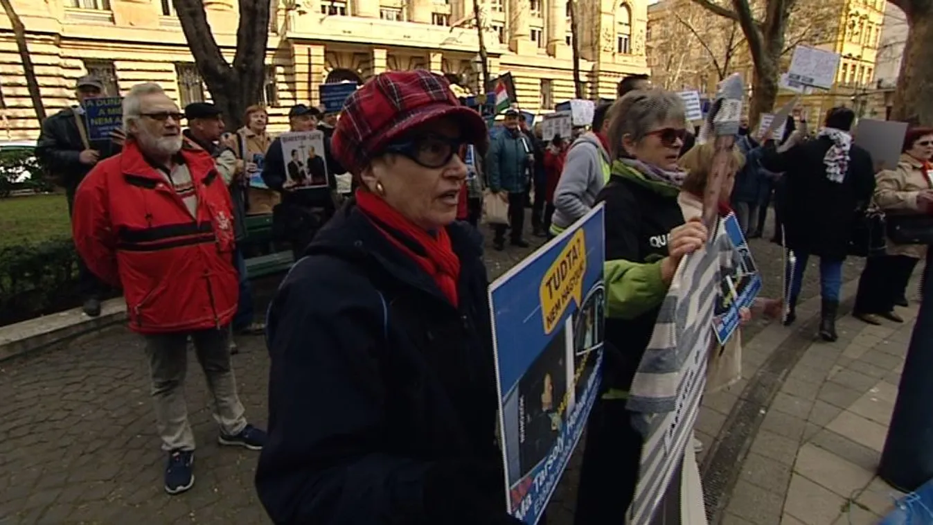 Ismét az MNB előtt tüntettek a Quaestor-károsultak