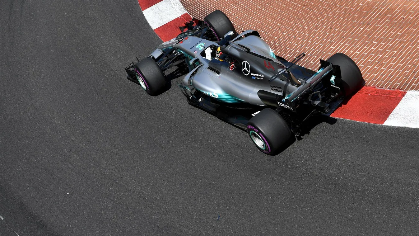 Hamilton volt a leggyorsabb pénteken