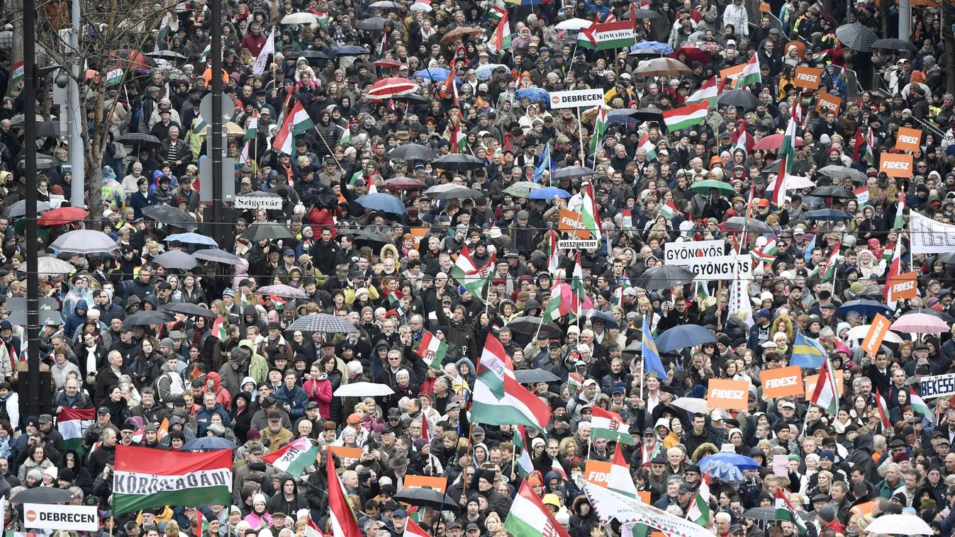 Százezrek az utcán – Csörte