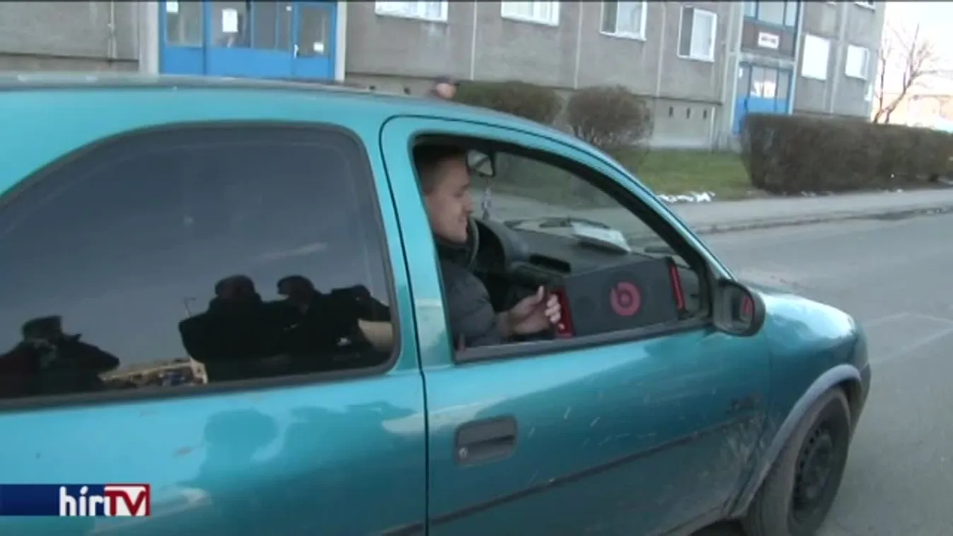 Ismét megzavarták Vona Gábort