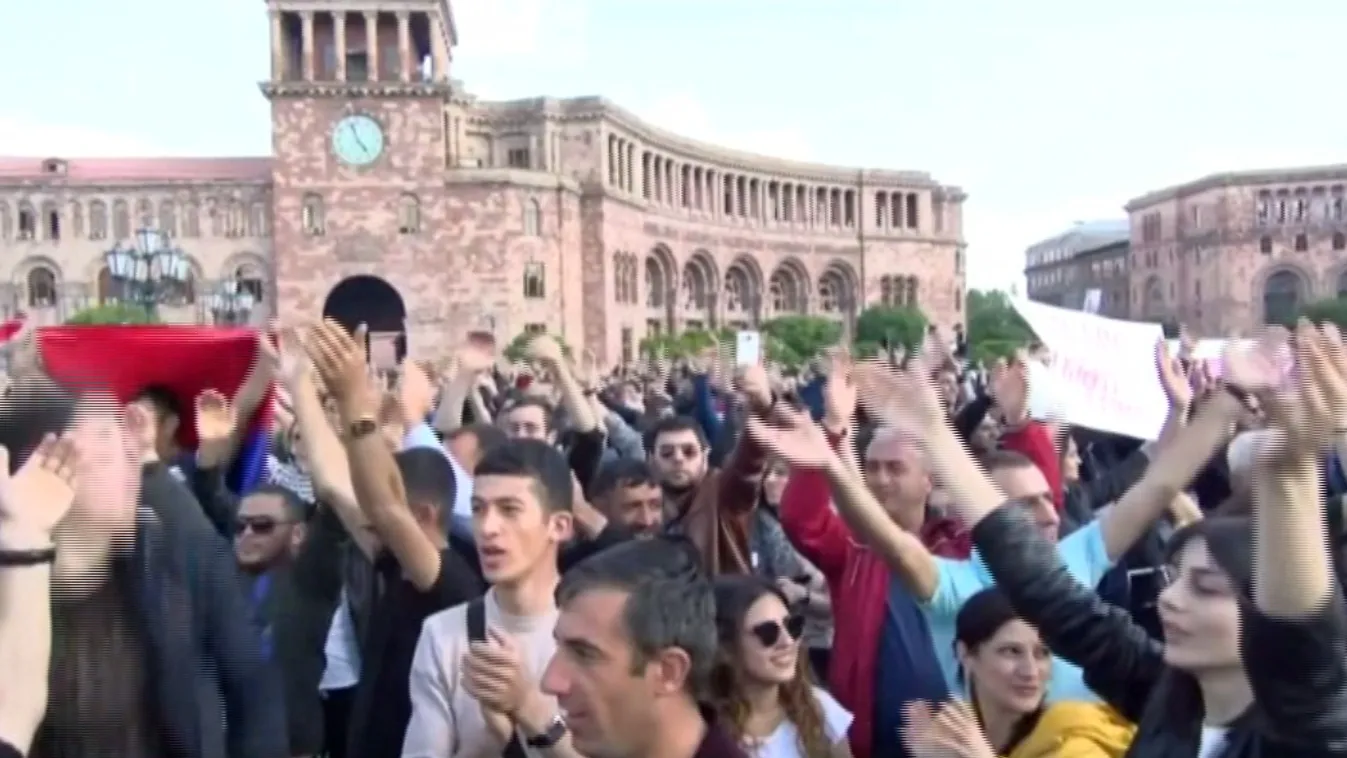 Tízezrek ünnepelték Jerevánban az örmény miniszterelnök lemondását