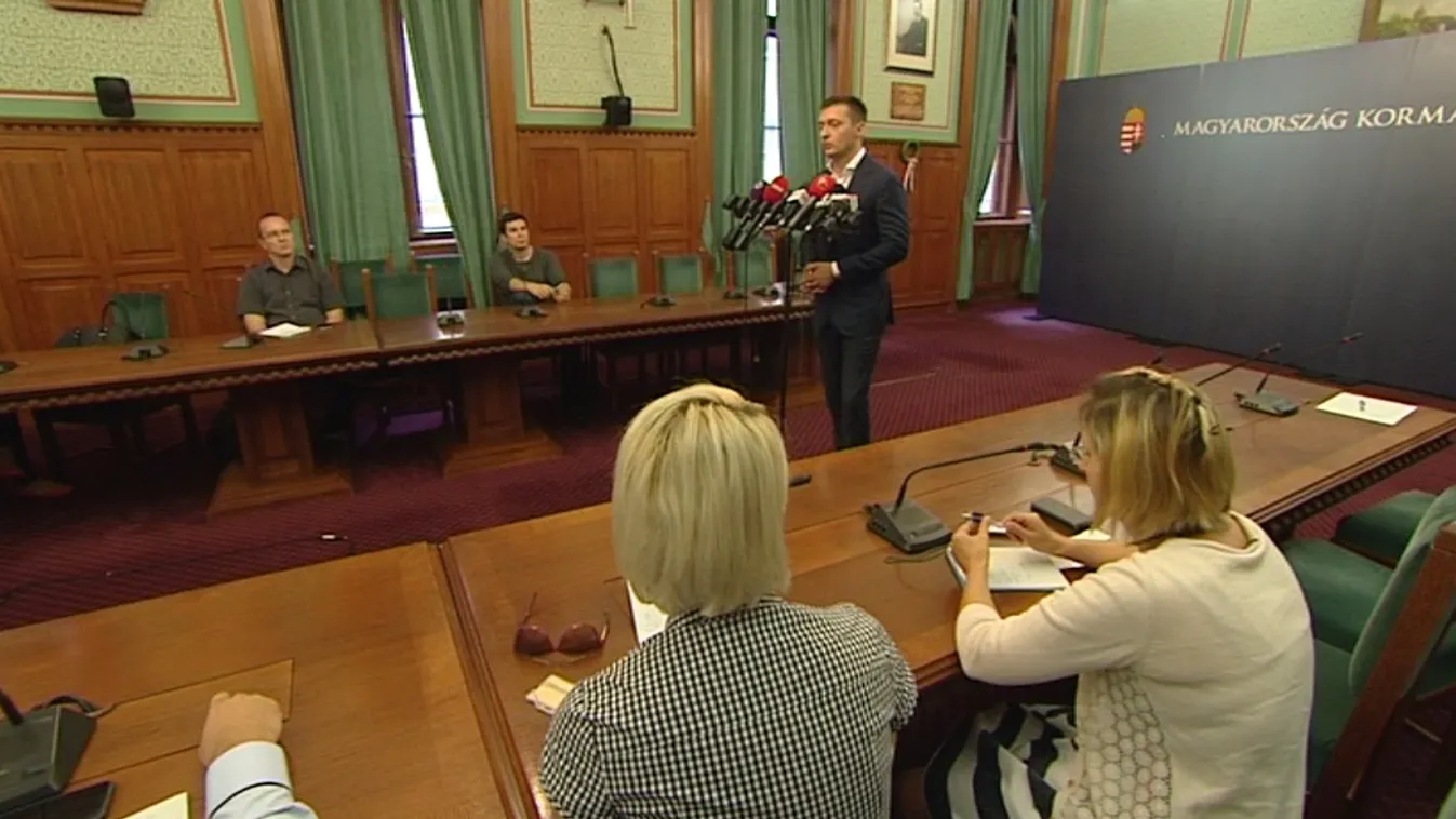 Saját kormányirodája lesz Orbánnak