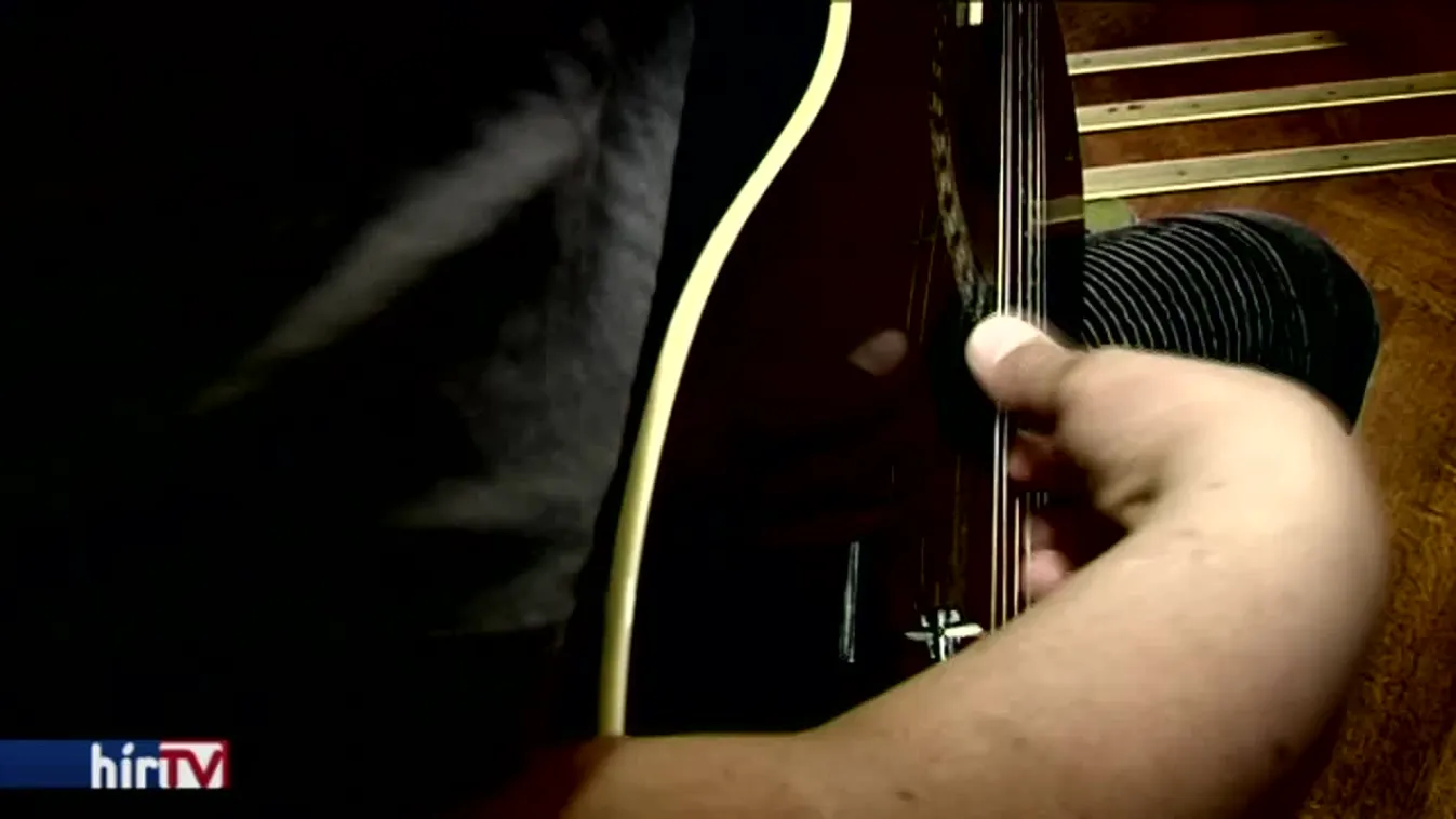 Riasztás – Erkölcstelen erkölcscsősz