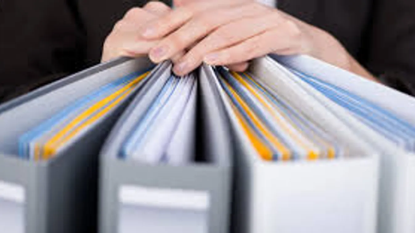 Papokat és a „prolikat” is listázták Kubatovék Sopronban