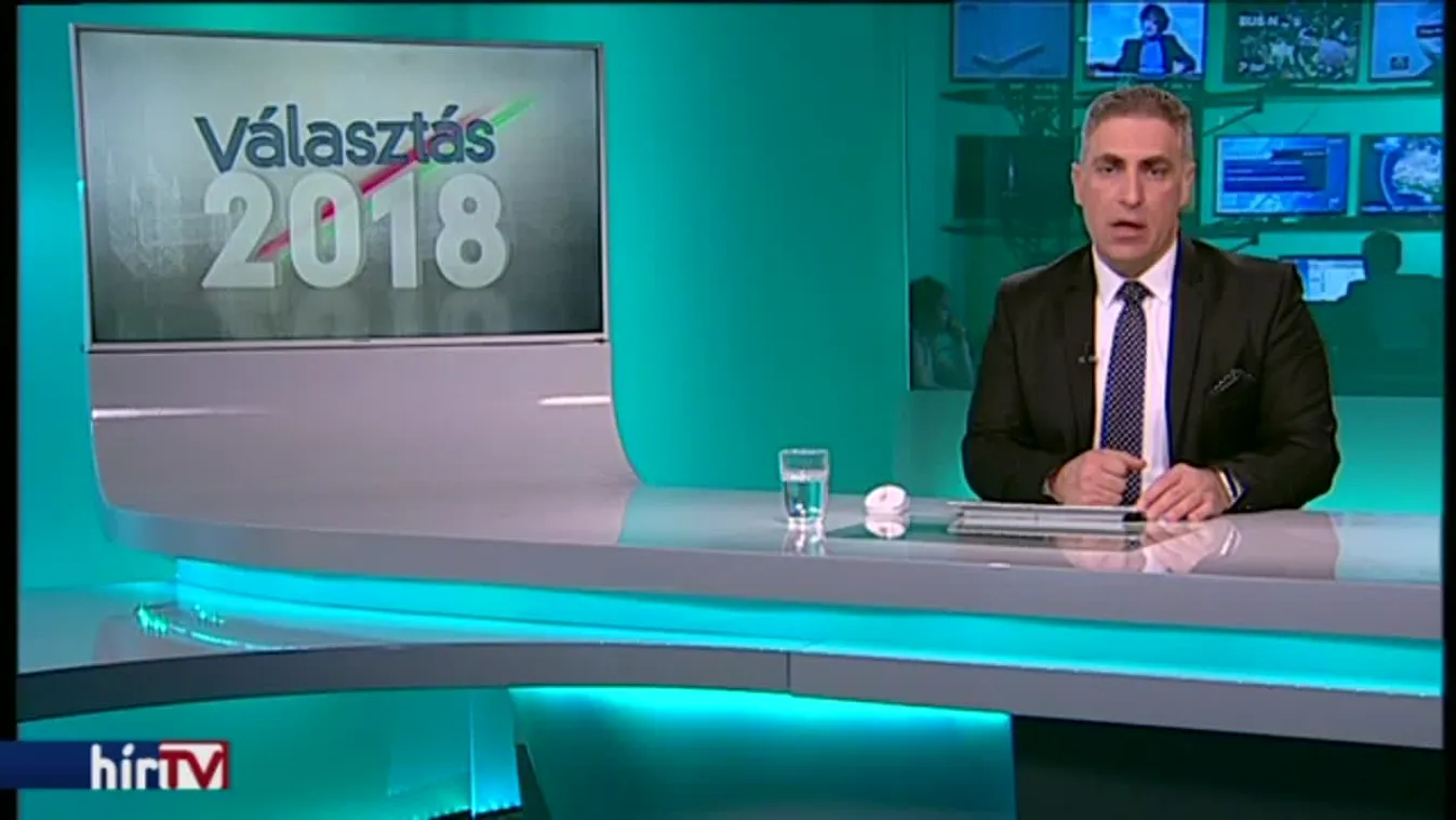 Karácsony óraszámcsökkentést és ingyenes első diplomát ígér