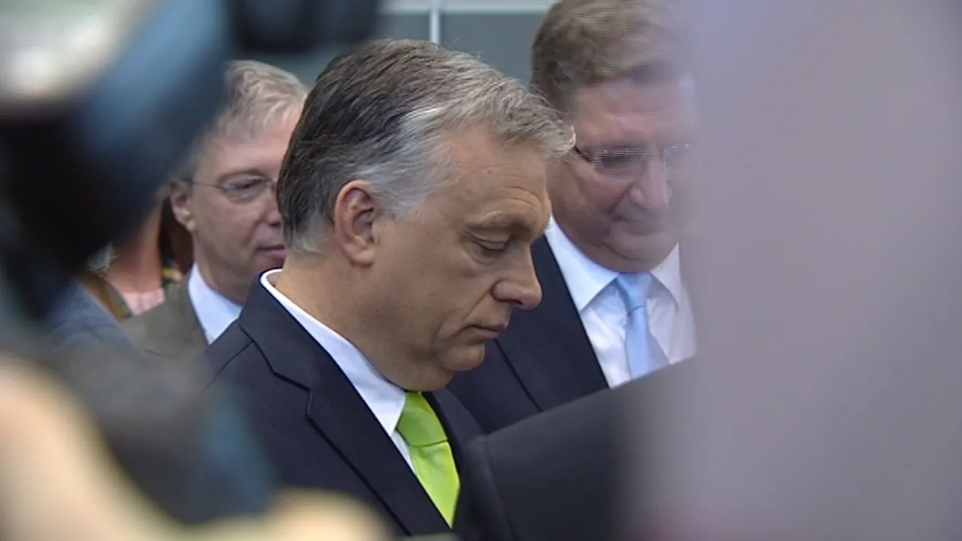 Orbán a Hír TV kérdésre üzent a tüntető fiataloknak