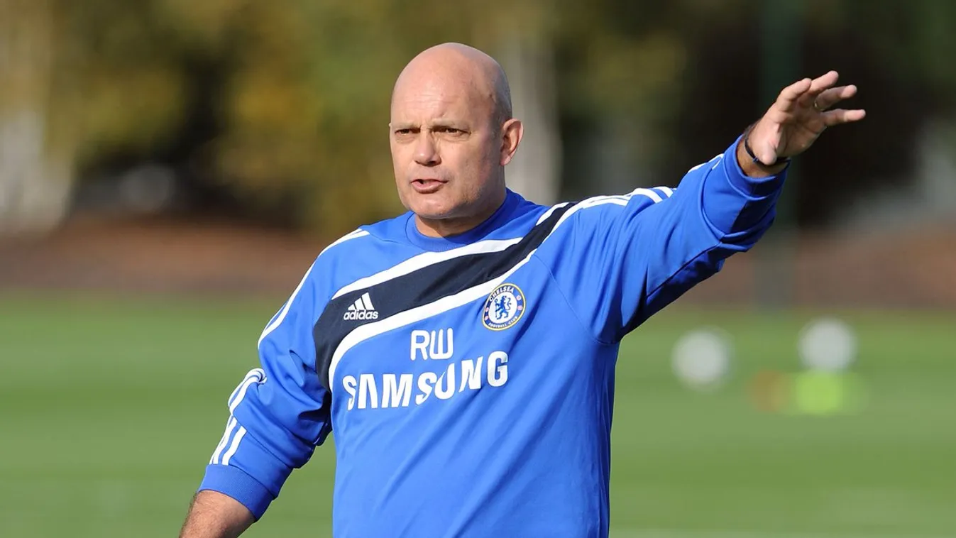 Elhunyt Ray Wilkins