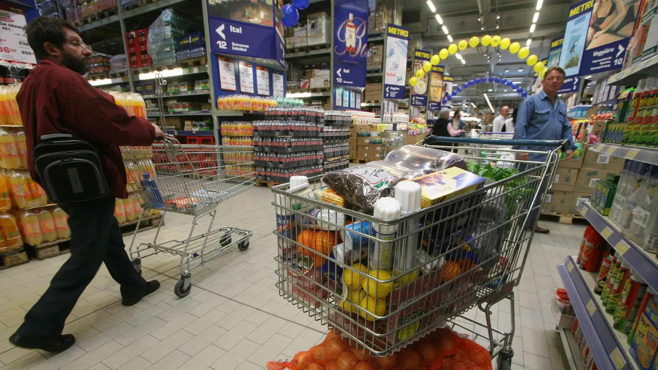 Rengeteg élelmiszer ment a kukába
