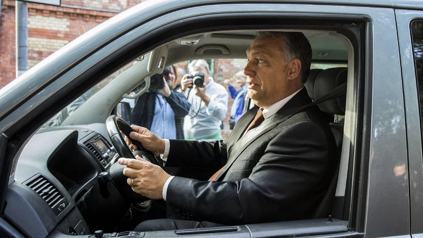 Elmúlt8év – Politikai stílusgyakorlatok