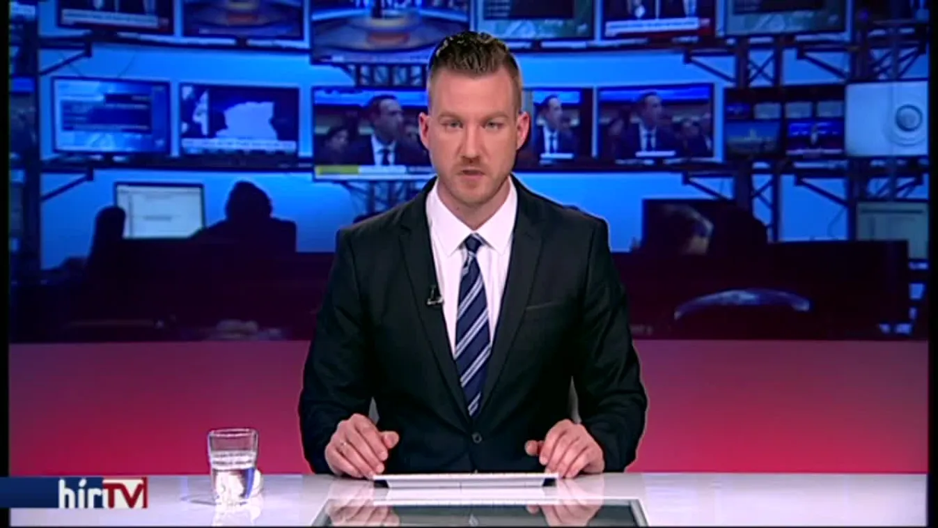 Megszorongatták a Facebook-alapítót