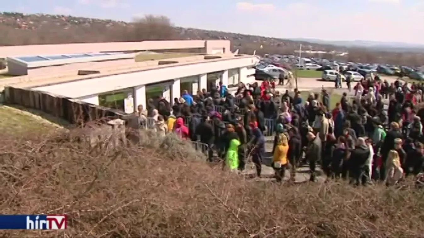 Hagyományőrző locsolás a Skanzenben