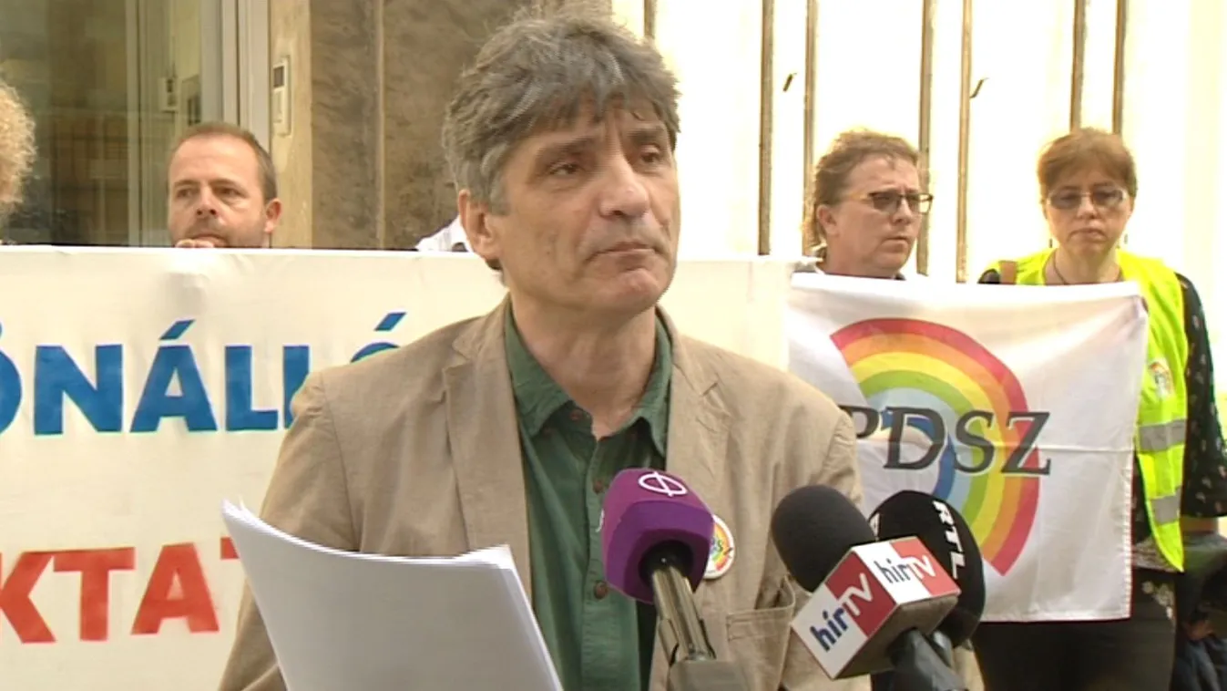 Önálló oktatási minisztériumot kérnek a pedagógusok