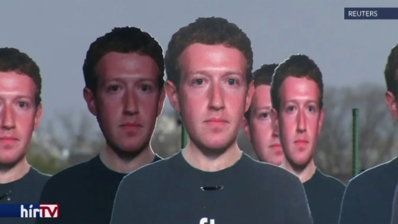 Megszorongatták a Facebook-alapítót