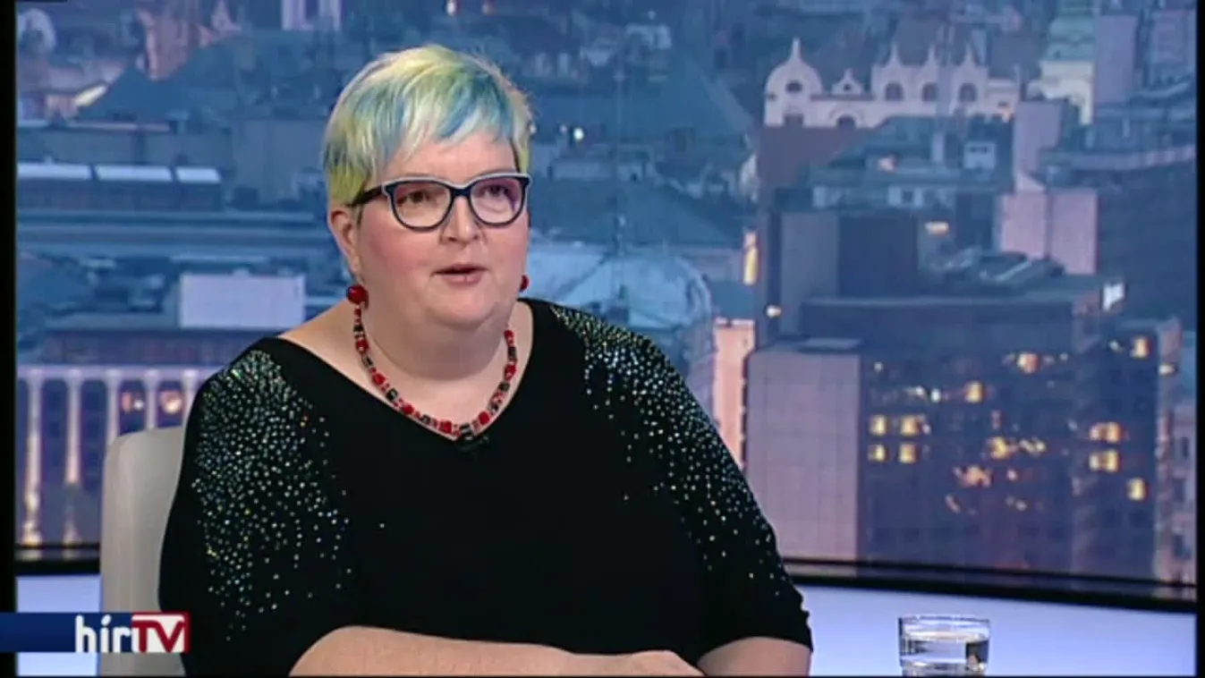 Egyenesen – Lukácsi Krisztina