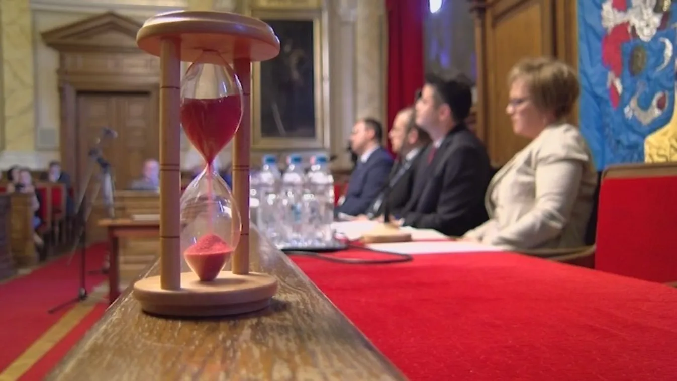 Forráselvonással teremtene forrást a fideszes többségű közgyűlés