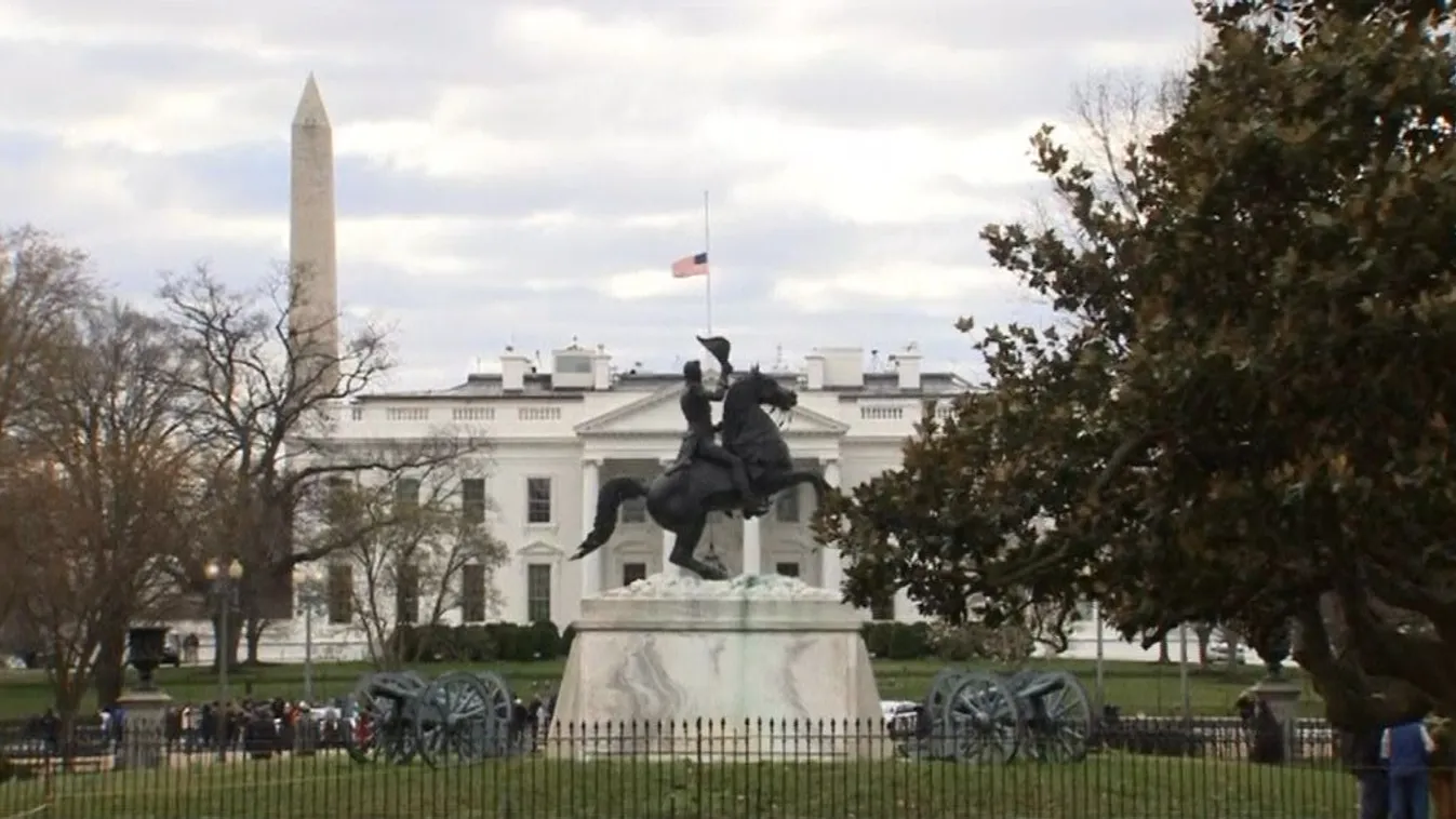 Kivizsgáltatná a Jobbik az útlevélbotrányt