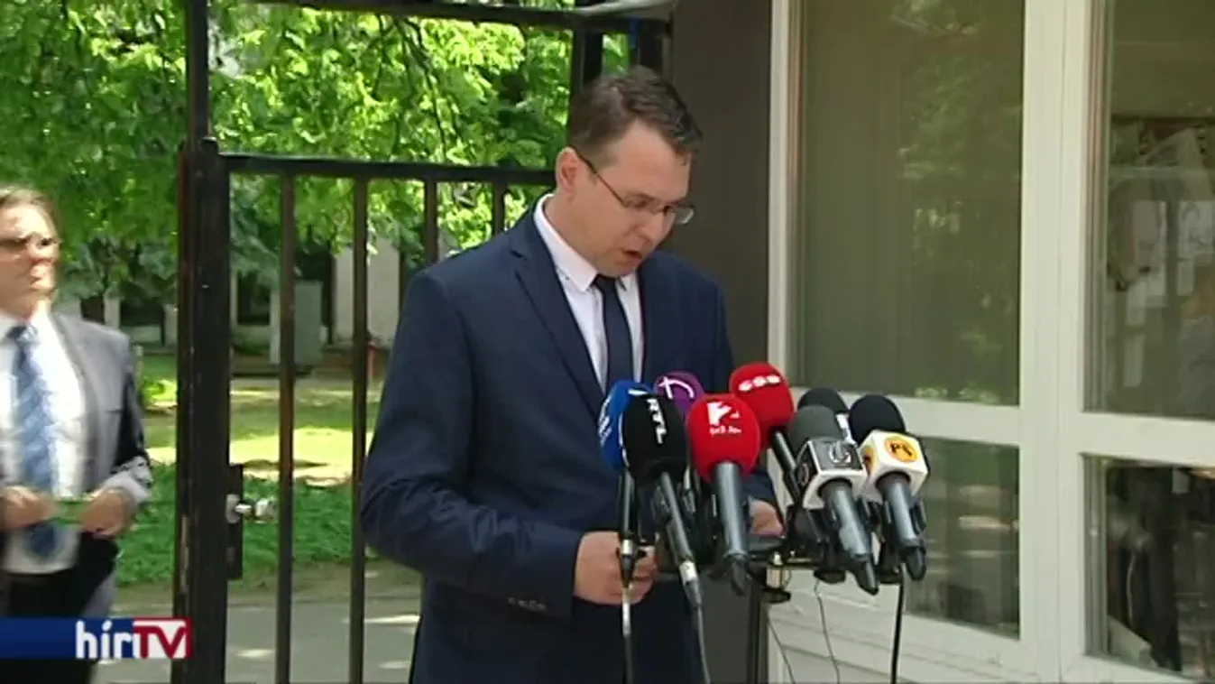 Pünkösd után kiderül, Toroczkai szétszakítja-e a Jobbikot