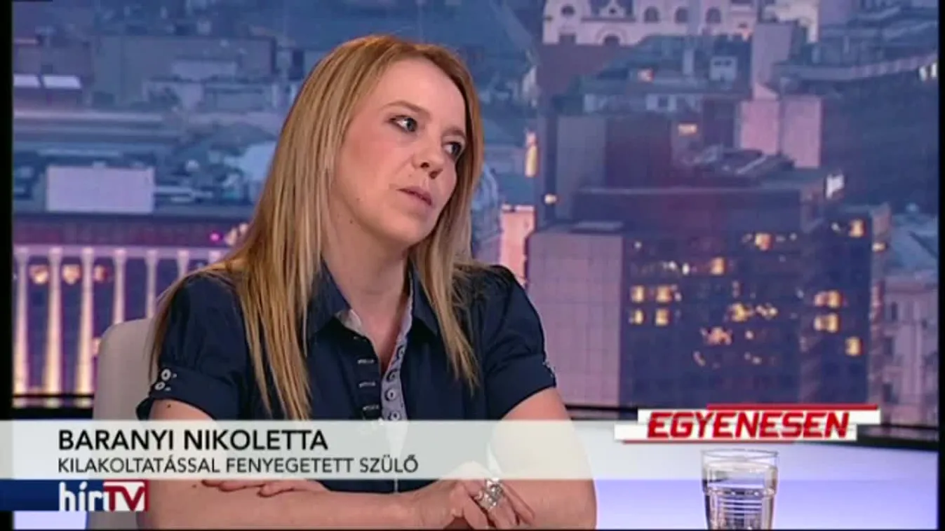 Egyenesen – Lakásból utcára