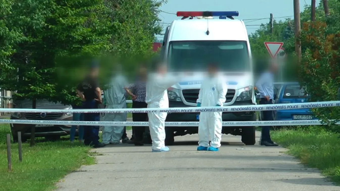 Idős emberek holttestére bukkantak a tűzoltók