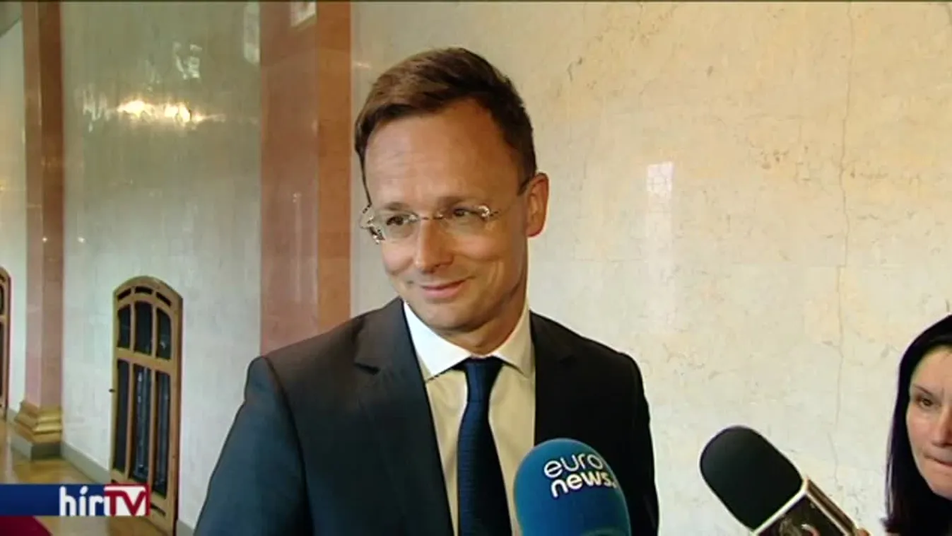 Szijjártó a Hír TV-nek: Küldjék a meghívót, válaszolok