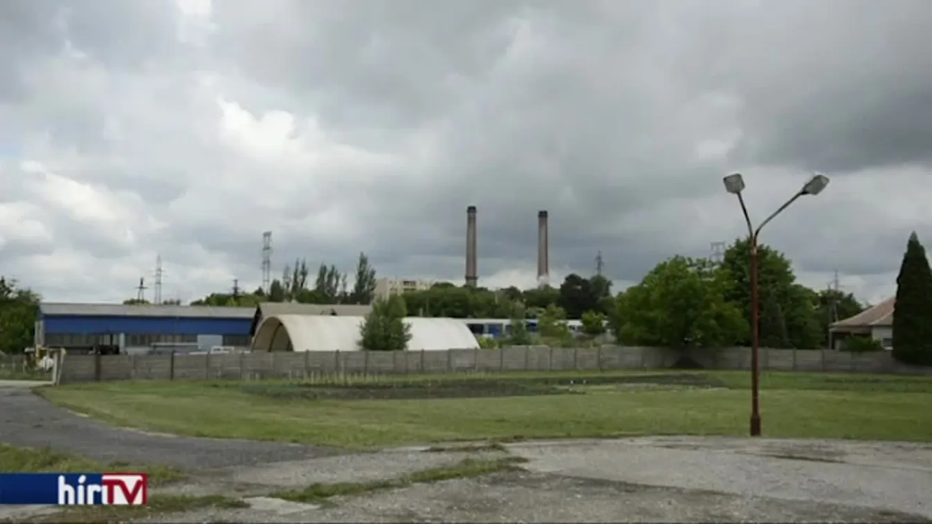 Így használják Ajkán a focipályát