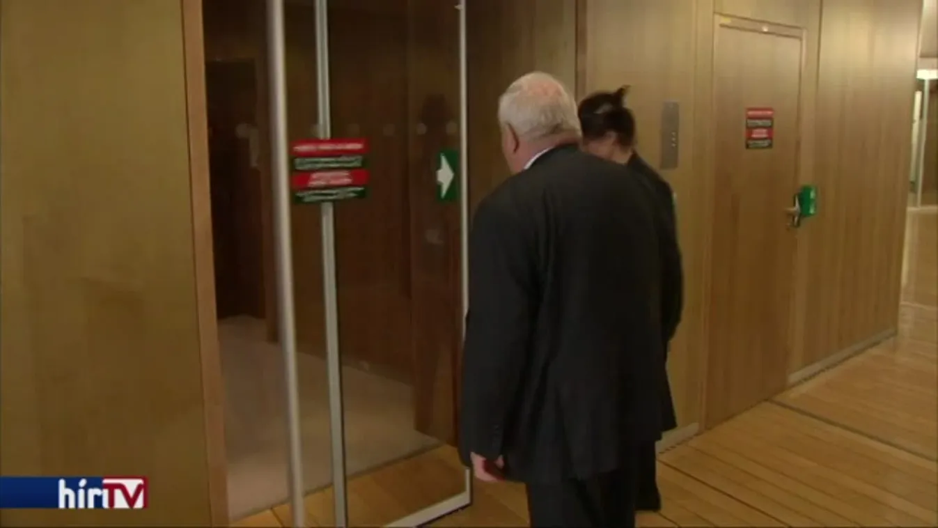 Raportra megy Orbán a néppárti vezetőkhöz