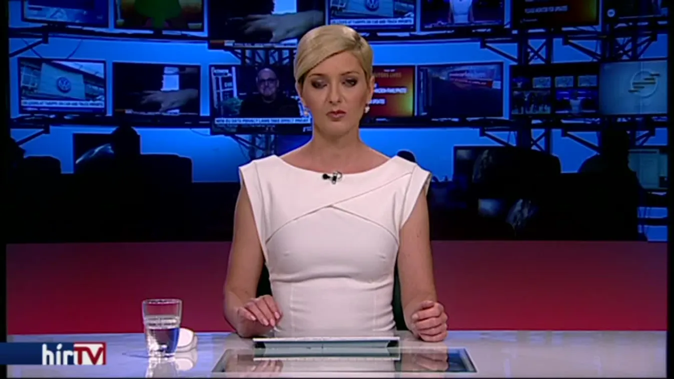 Döntöttek: Nem lehet térdelni a himnusz alatt