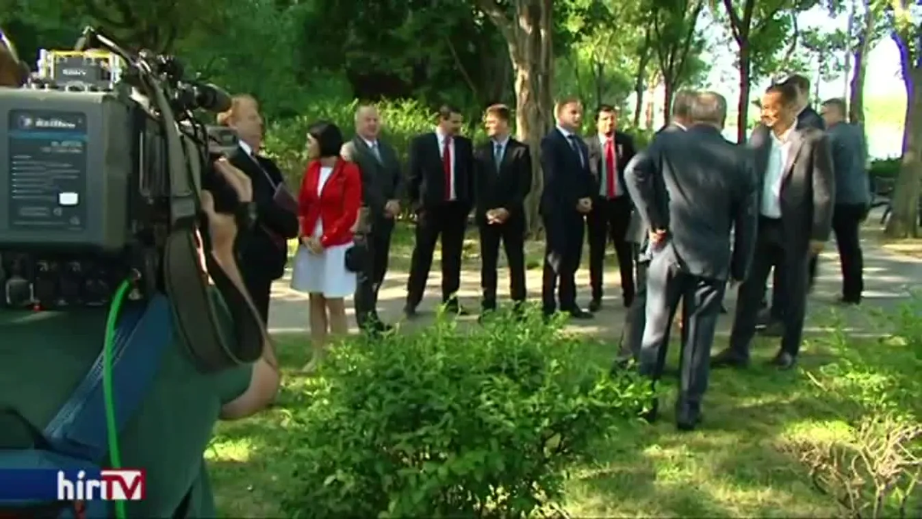 Karácsony: Küzdeni megyünk a parlamentbe, nem melegedni